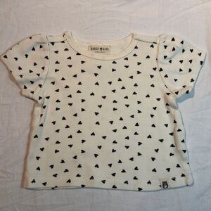 Rabbit + Bear - Organic short sleeve Baby Tee with Heart Print